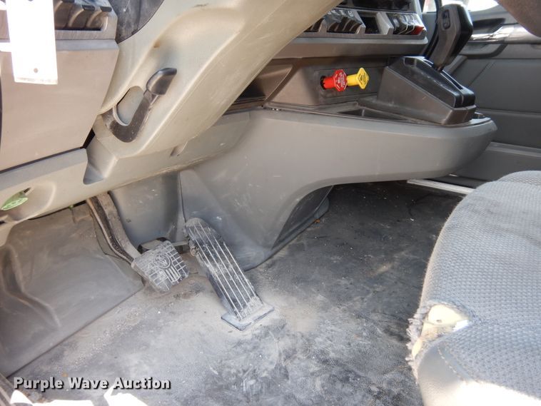 image for item HG9114 2016 Kenworth T680  semi truck