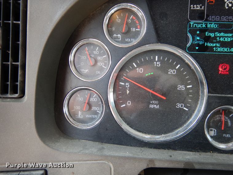 image for item HG9114 2016 Kenworth T680  semi truck