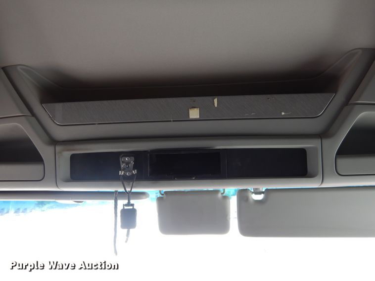 image for item HG9114 2016 Kenworth T680  semi truck