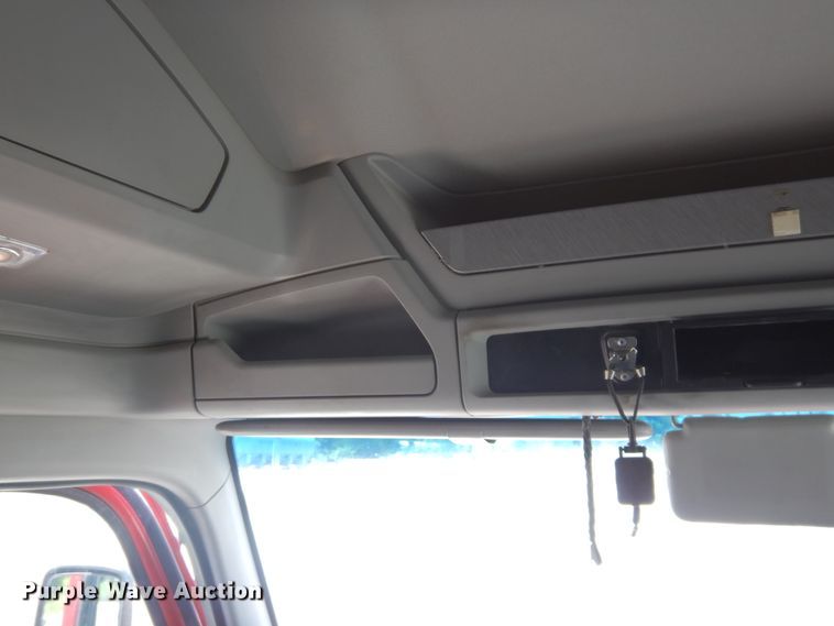 image for item HG9114 2016 Kenworth T680  semi truck