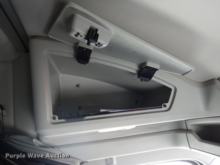 image for item HG9114 2016 Kenworth T680  semi truck