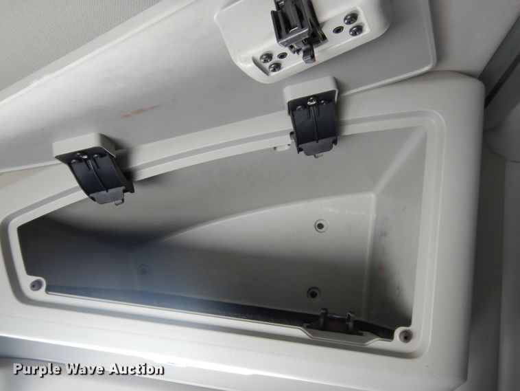 image for item HG9114 2016 Kenworth T680  semi truck