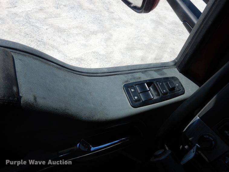 image for item HG9114 2016 Kenworth T680  semi truck