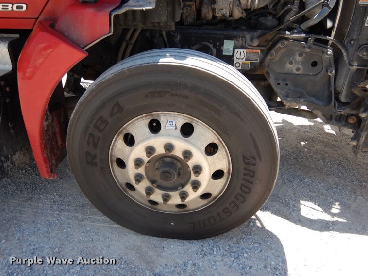 image for item HG9114 2016 Kenworth T680  semi truck