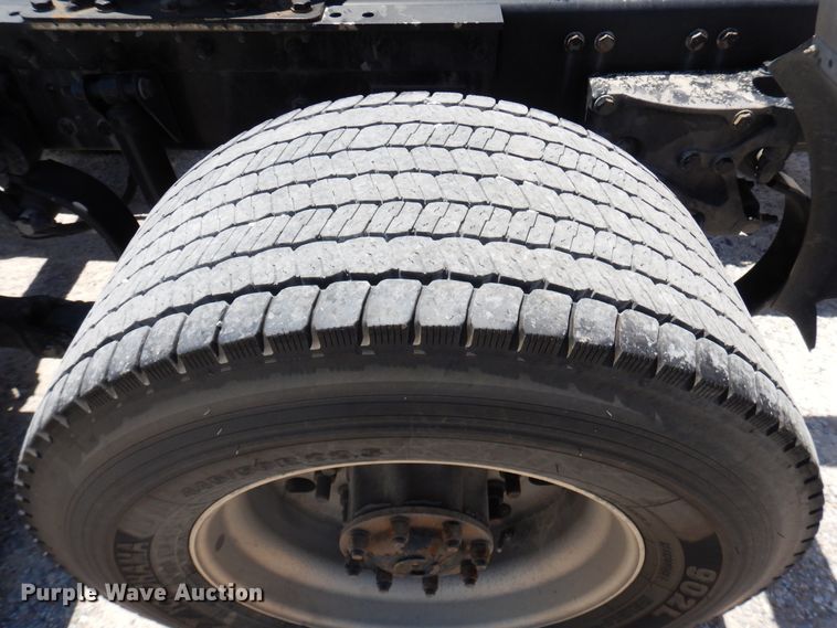 image for item HG9114 2016 Kenworth T680  semi truck