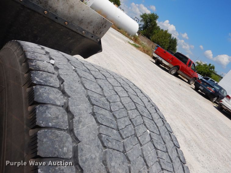 image for item HG9114 2016 Kenworth T680  semi truck