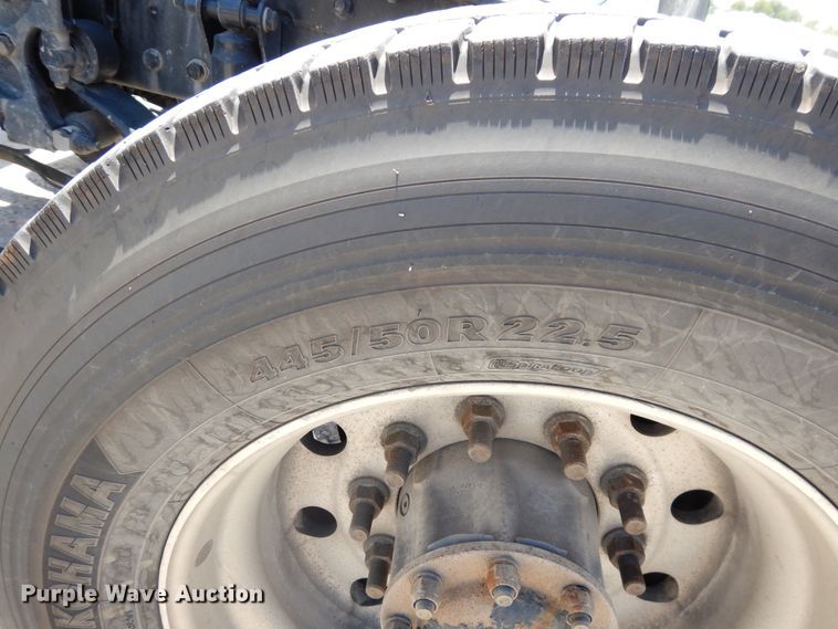 image for item HG9114 2016 Kenworth T680  semi truck