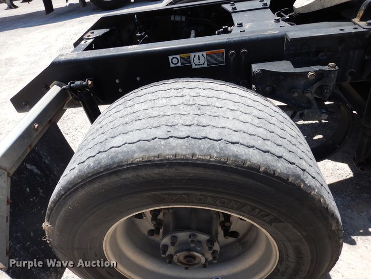 image for item HG9114 2016 Kenworth T680  semi truck