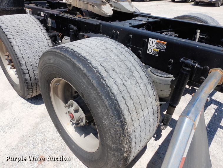 image for item HG9114 2016 Kenworth T680  semi truck