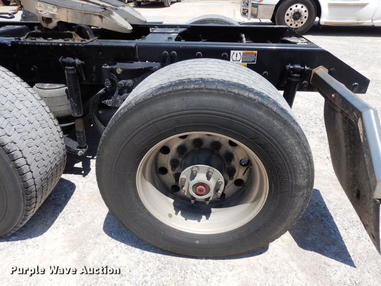 image for item HG9114 2016 Kenworth T680  semi truck