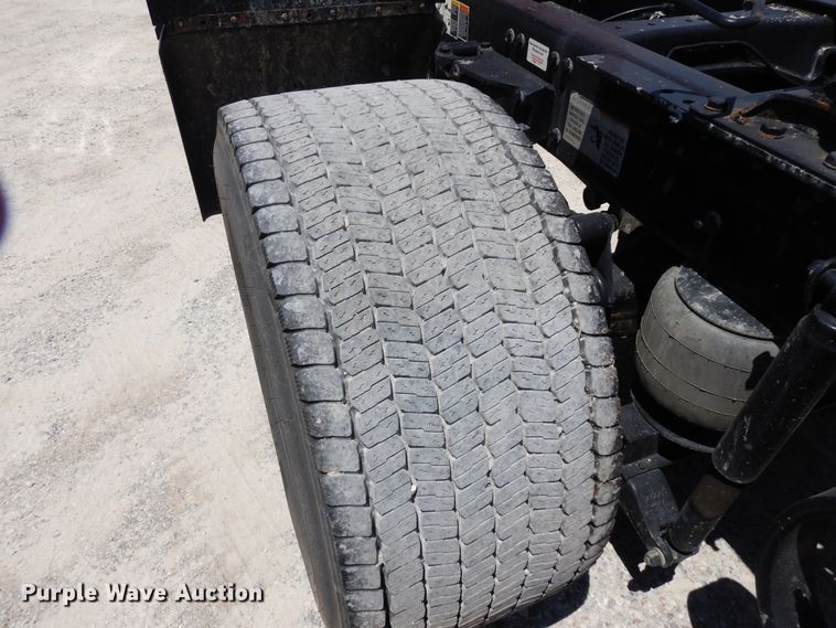 image for item HG9114 2016 Kenworth T680  semi truck