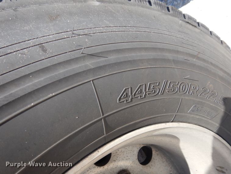 image for item HG9114 2016 Kenworth T680  semi truck