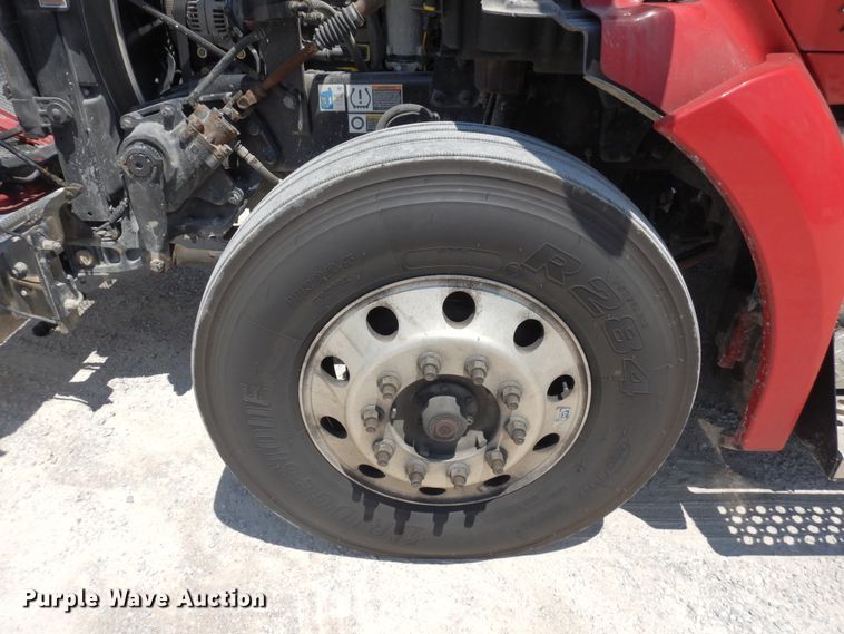 image for item HG9114 2016 Kenworth T680  semi truck