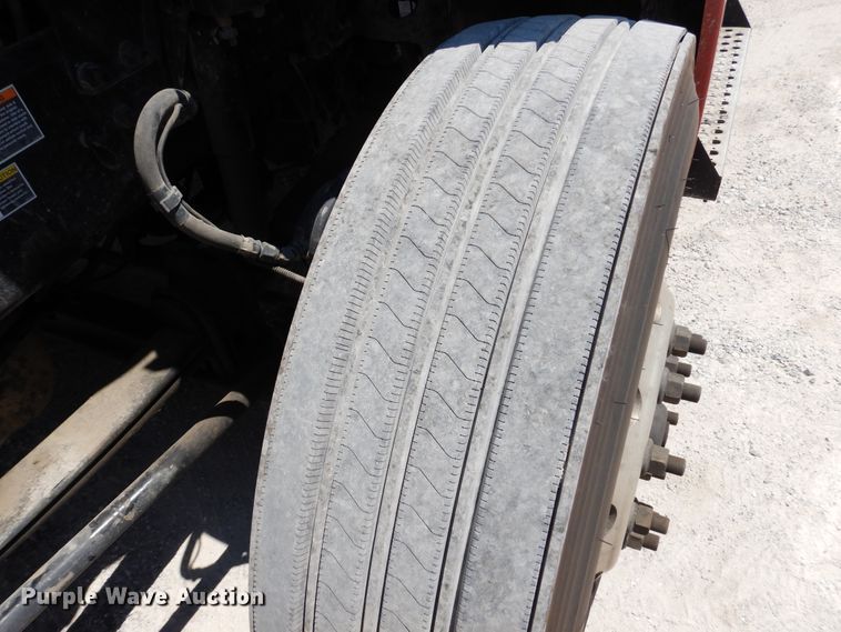 image for item HG9114 2016 Kenworth T680  semi truck