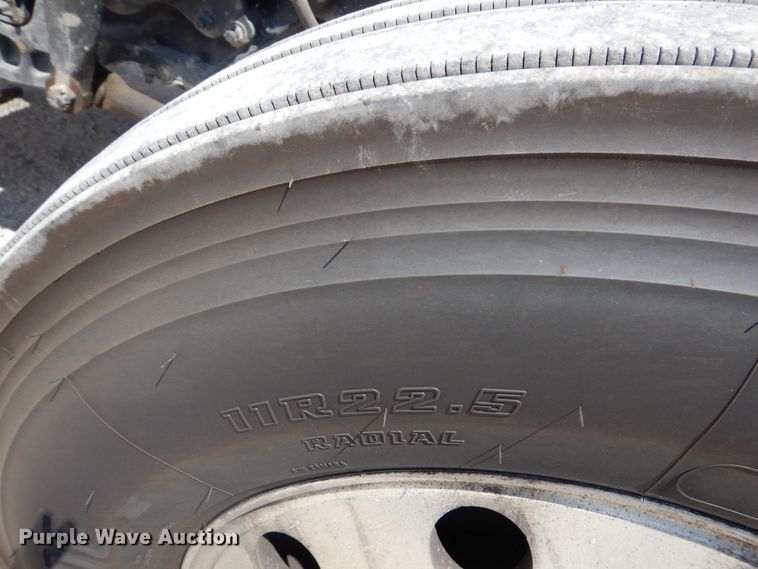 image for item HG9114 2016 Kenworth T680  semi truck