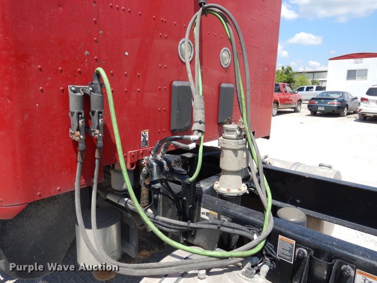 image for item HG9114 2016 Kenworth T680  semi truck