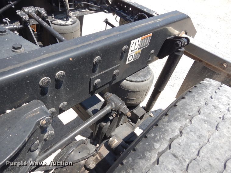 image for item HG9114 2016 Kenworth T680  semi truck