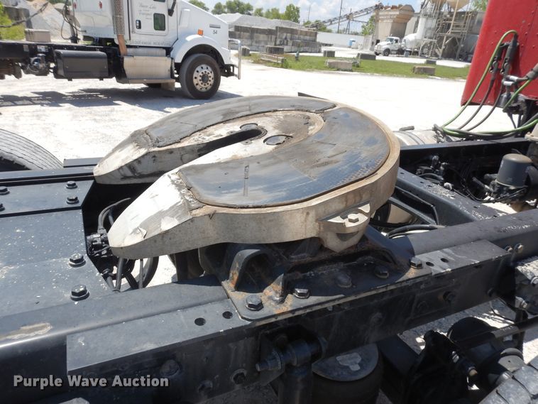 image for item HG9114 2016 Kenworth T680  semi truck