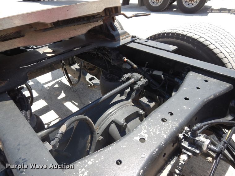 image for item HG9114 2016 Kenworth T680  semi truck