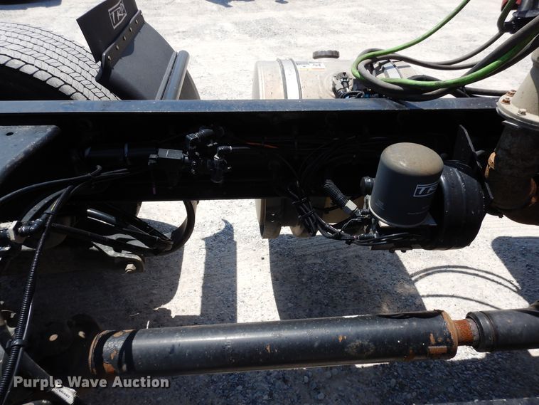 image for item HG9114 2016 Kenworth T680  semi truck