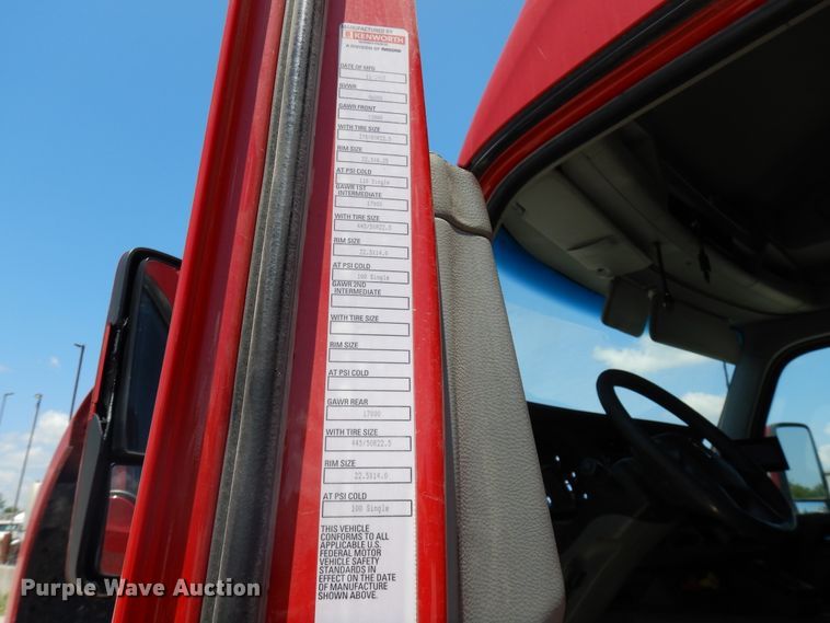 image for item HG9114 2016 Kenworth T680  semi truck