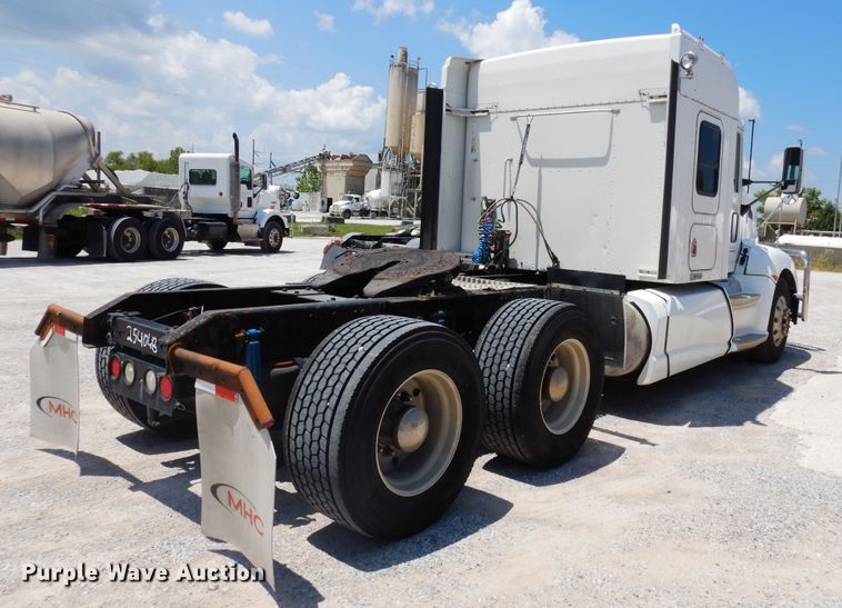 image for item HG9116 2010 Kenworth T660  semi truck