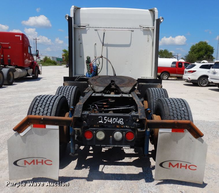 image for item HG9116 2010 Kenworth T660  semi truck