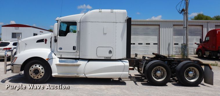 image for item HG9116 2010 Kenworth T660  semi truck