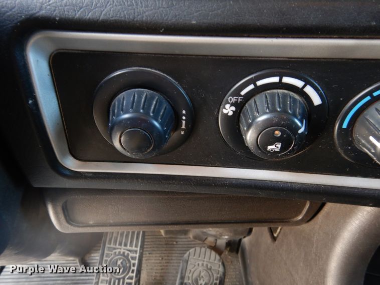 image for item HG9116 2010 Kenworth T660  semi truck