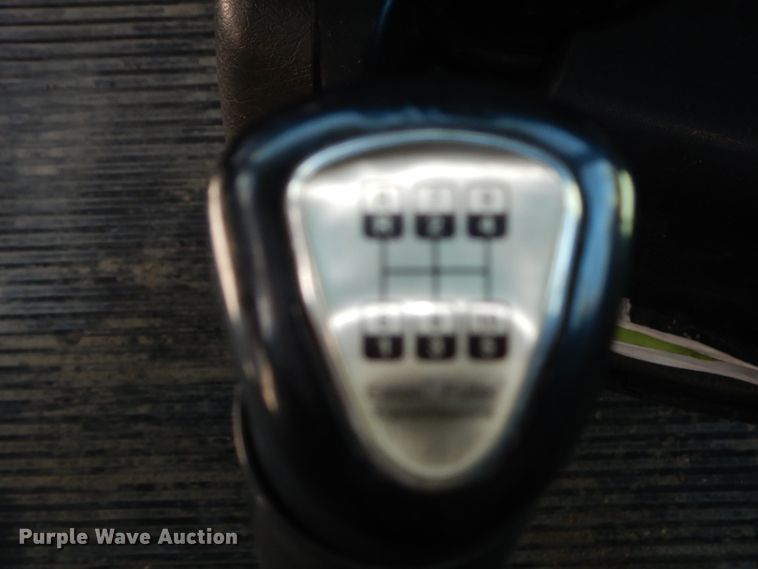 image for item HG9116 2010 Kenworth T660  semi truck