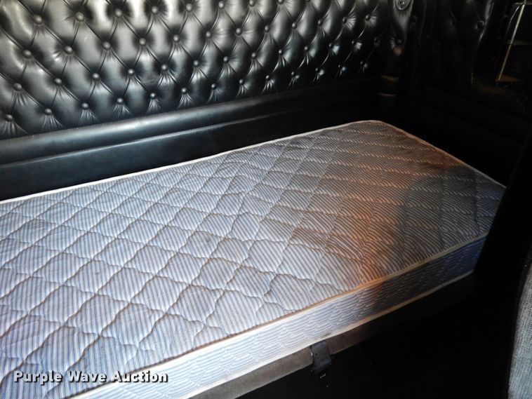 image for item HG9116 2010 Kenworth T660  semi truck