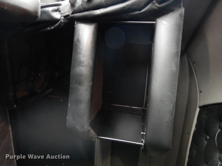 image for item HG9116 2010 Kenworth T660  semi truck