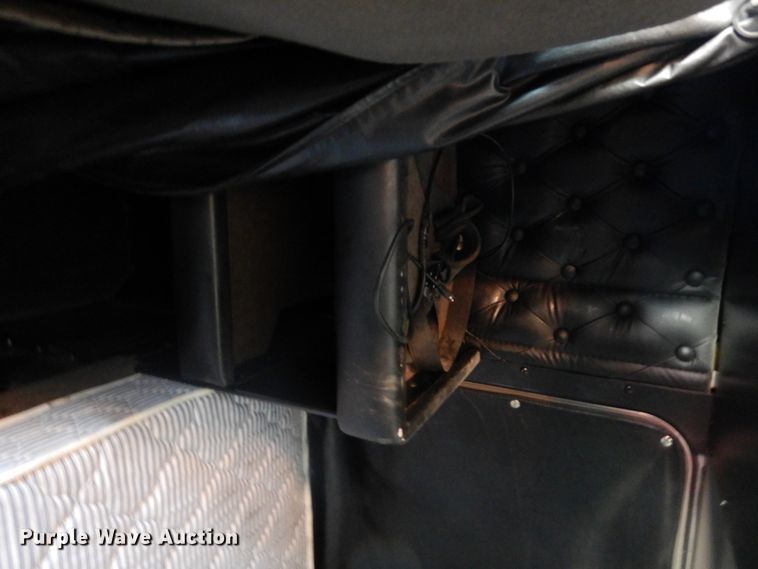 image for item HG9116 2010 Kenworth T660  semi truck