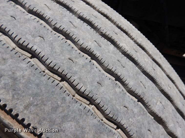 image for item HG9116 2010 Kenworth T660  semi truck