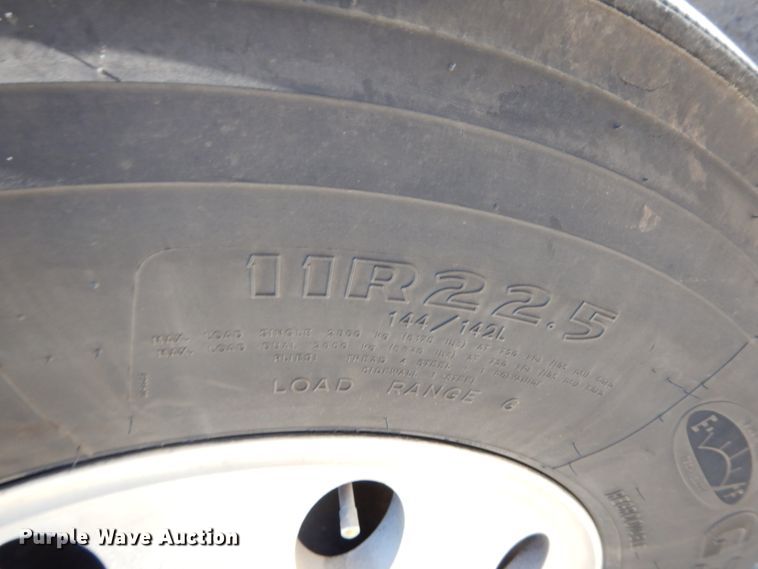 image for item HG9116 2010 Kenworth T660  semi truck