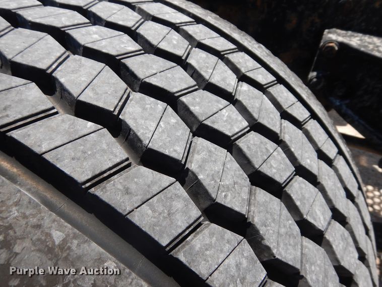 image for item HG9116 2010 Kenworth T660  semi truck