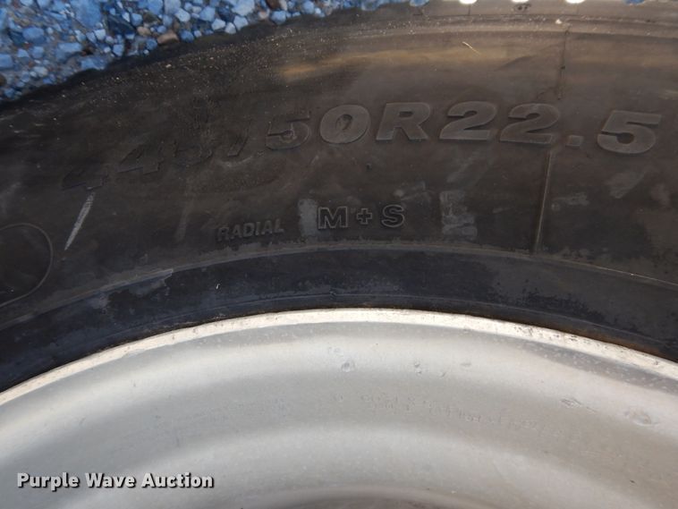 image for item HG9116 2010 Kenworth T660  semi truck