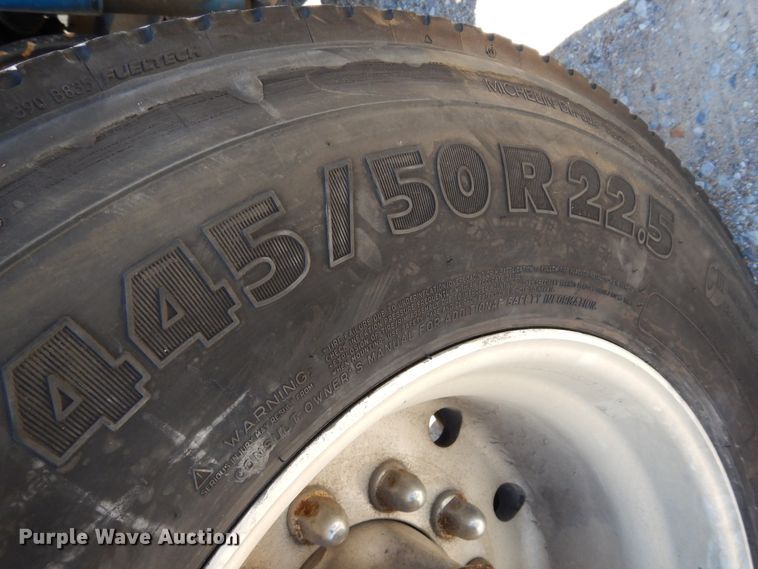 image for item HG9116 2010 Kenworth T660  semi truck