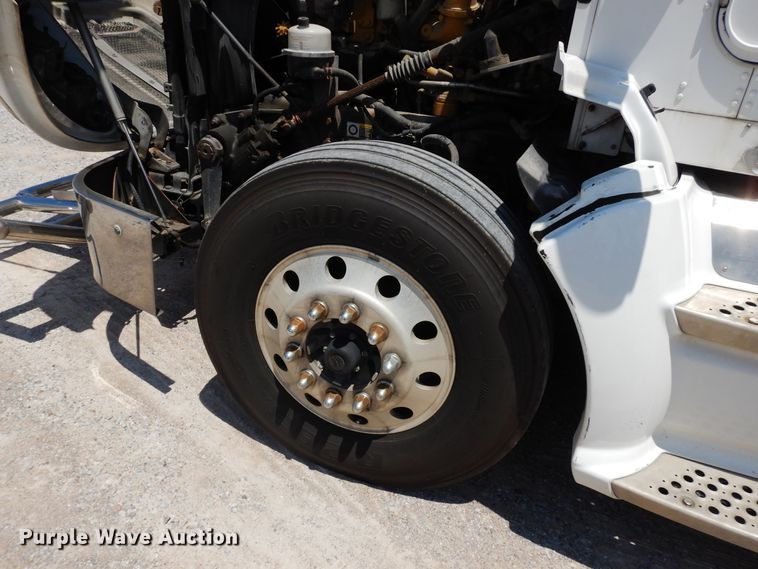 image for item HG9116 2010 Kenworth T660  semi truck