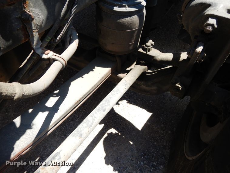 image for item HG9116 2010 Kenworth T660  semi truck