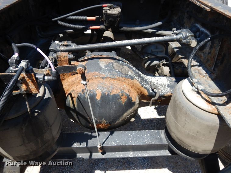 image for item HG9116 2010 Kenworth T660  semi truck