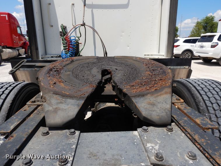 image for item HG9116 2010 Kenworth T660  semi truck