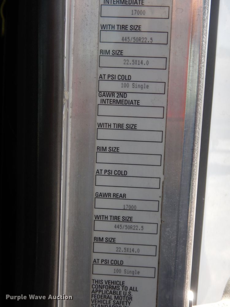 image for item HG9116 2010 Kenworth T660  semi truck