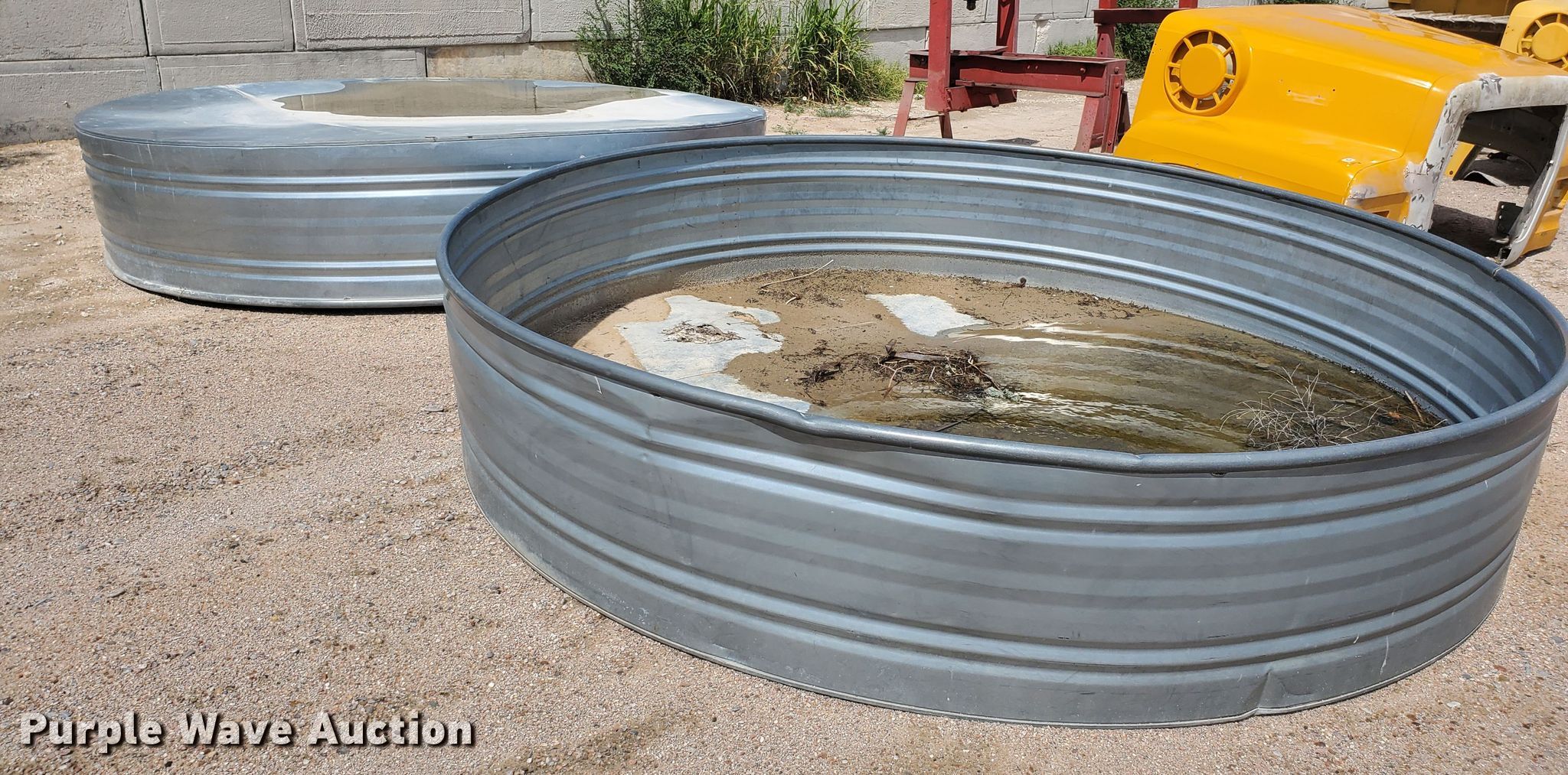 (2) Doerr livestock tanks in Garden City, KS Item GM9275 sold