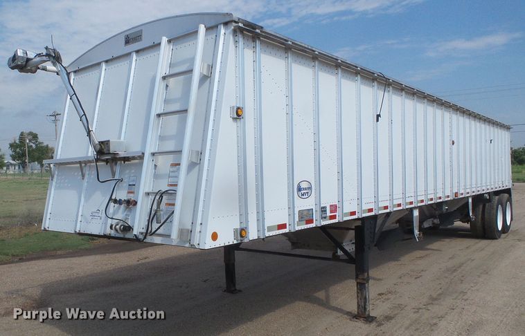 image for item DD0386 2011 Merritt 4200X096X068X2C double hopper bottom grain trailer