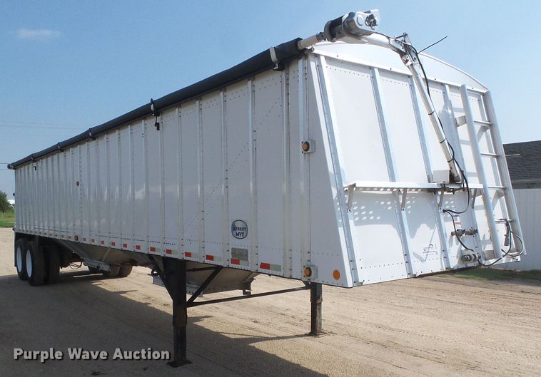 image for item DD0386 2011 Merritt 4200X096X068X2C double hopper bottom grain trailer