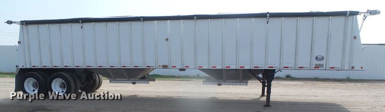 image for item DD0386 2011 Merritt 4200X096X068X2C double hopper bottom grain trailer