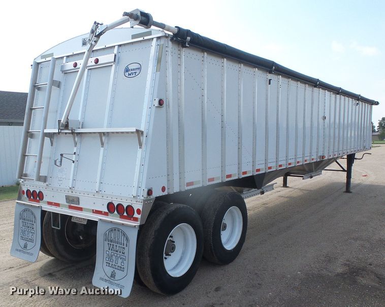 image for item DD0386 2011 Merritt 4200X096X068X2C double hopper bottom grain trailer