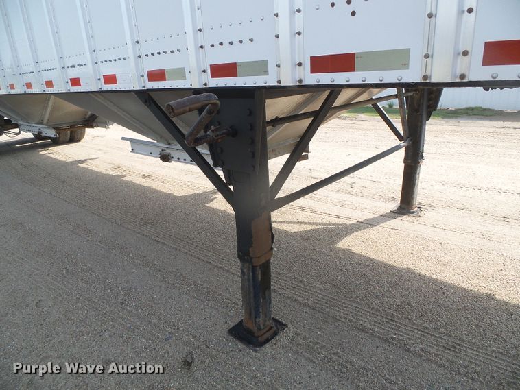 image for item DD0386 2011 Merritt 4200X096X068X2C double hopper bottom grain trailer