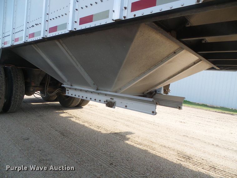 image for item DD0386 2011 Merritt 4200X096X068X2C double hopper bottom grain trailer